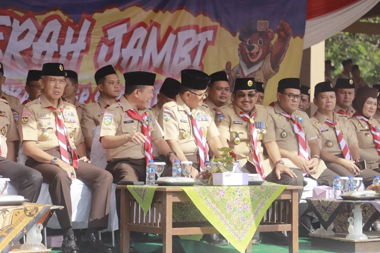 Hadir di Jambore Daerah Jambi 2026, Bupati Anwar Sadat Apresiasi dan Semangati 48 Anggota Kontingen Kwarcab Tanjab Barat
