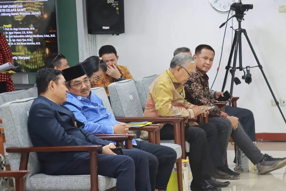Hadiri Promosi Doktor di UI, Bupati Anwar Sadat: Riset Sawit Tanjab Barat Jadi Acuan Kebijakan