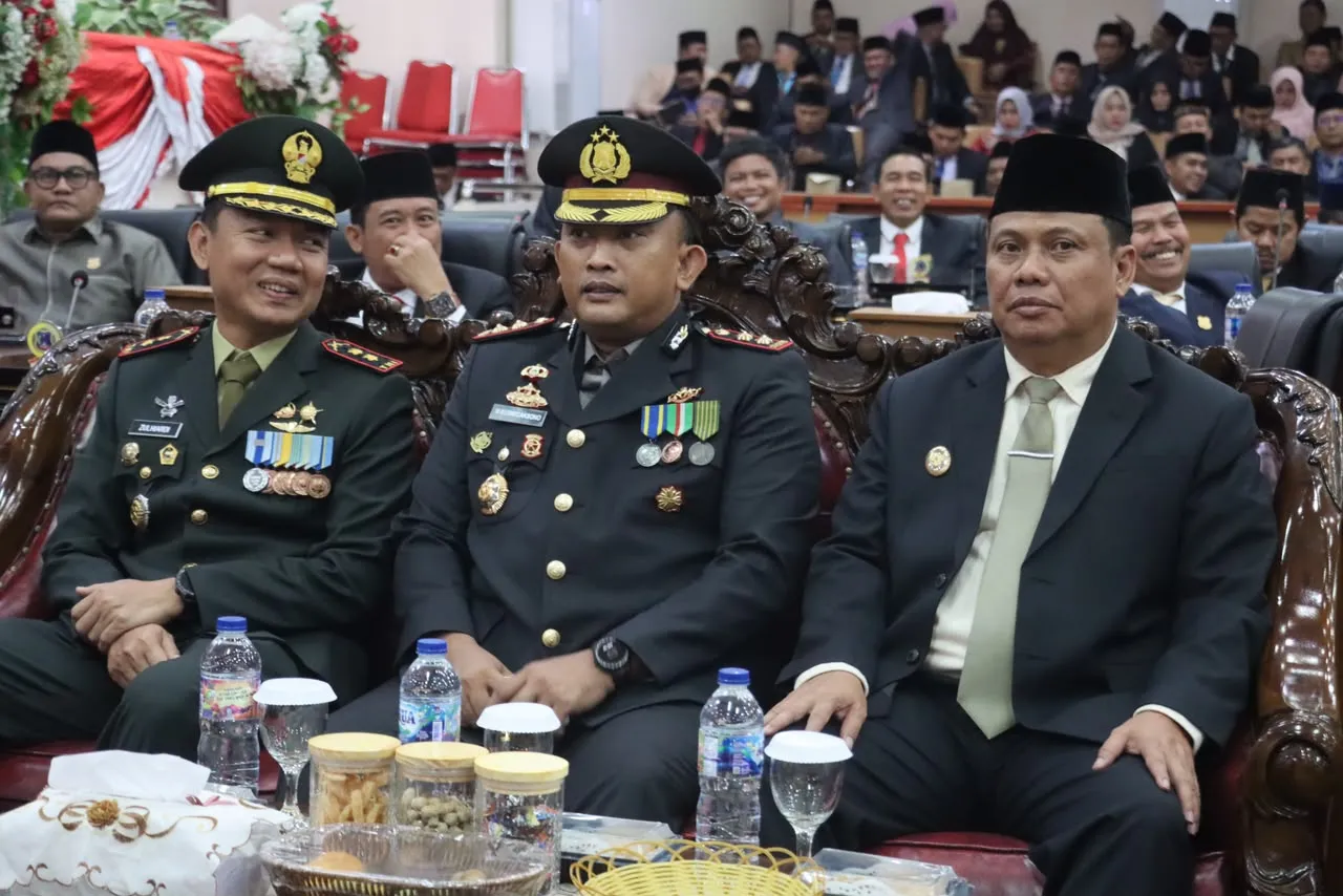 Kapolres Tanjab Barat Hadiri Rapat Paripurna DPRD Dengarkan Pidato Kenegaraan Presiden RI