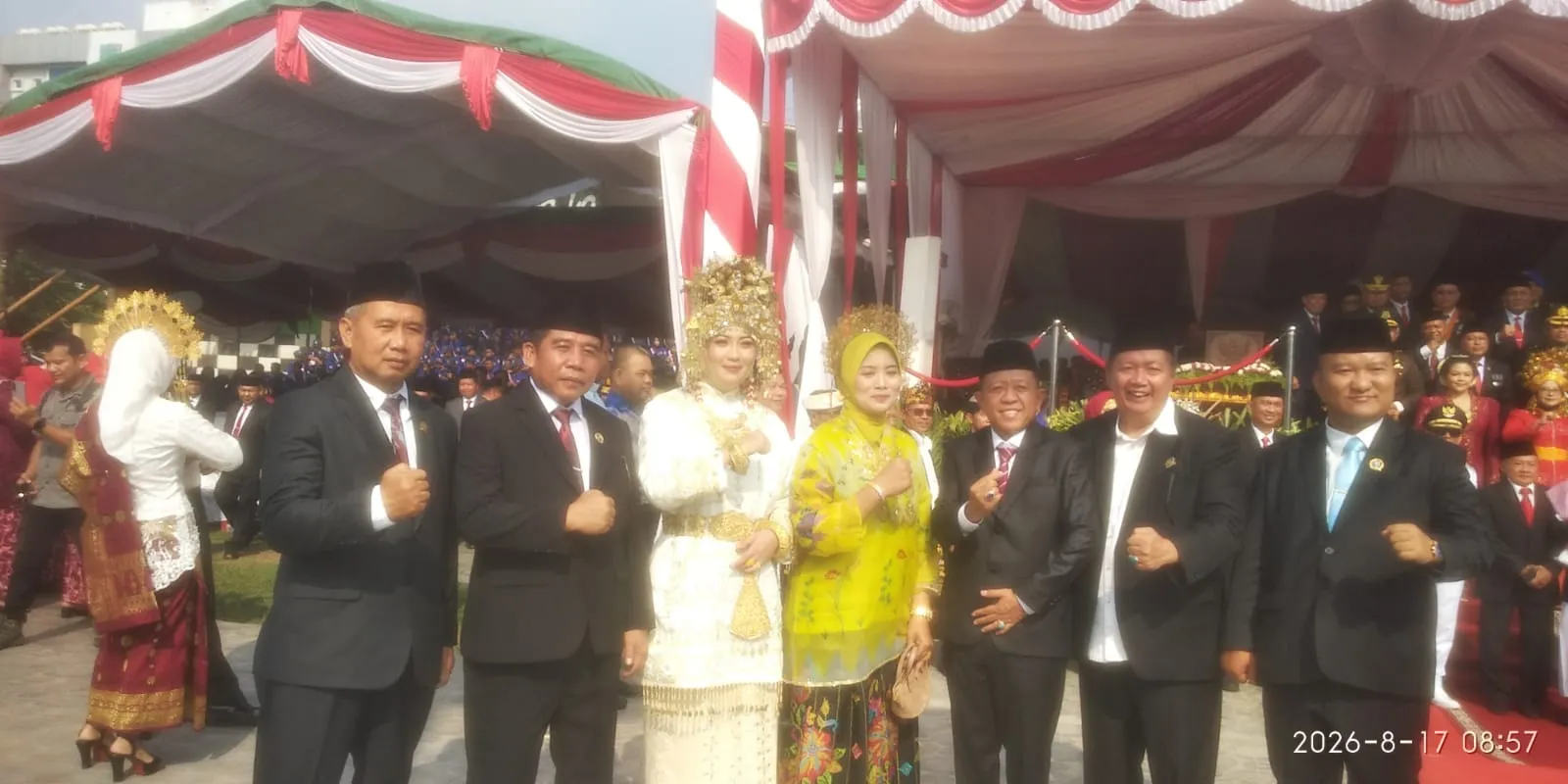 Peringati HUT ke-81 RI, Ketua DPRD Bersama Forkopimda OKU Gelar Upacara Khidmat di Taman Kota Baturaja