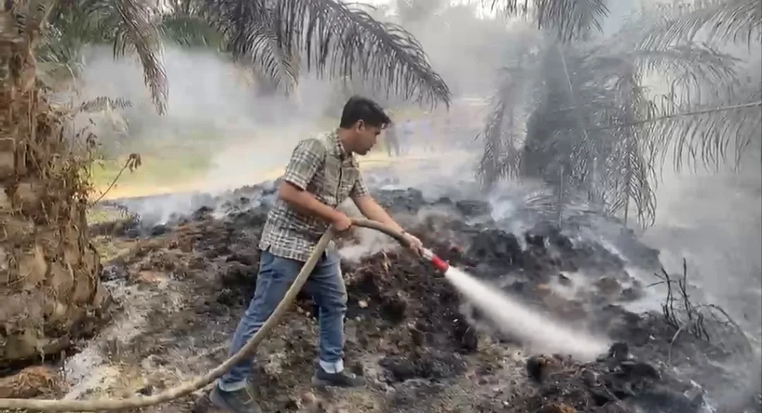 TANGGAPI KABAR VIRAL, RESPON CEPAT POLSEK MERLUNG CEK KEBAKARAN JANGKOS DI PT IIS, 3 TITIK LANGSUNG DIPADAMKAN