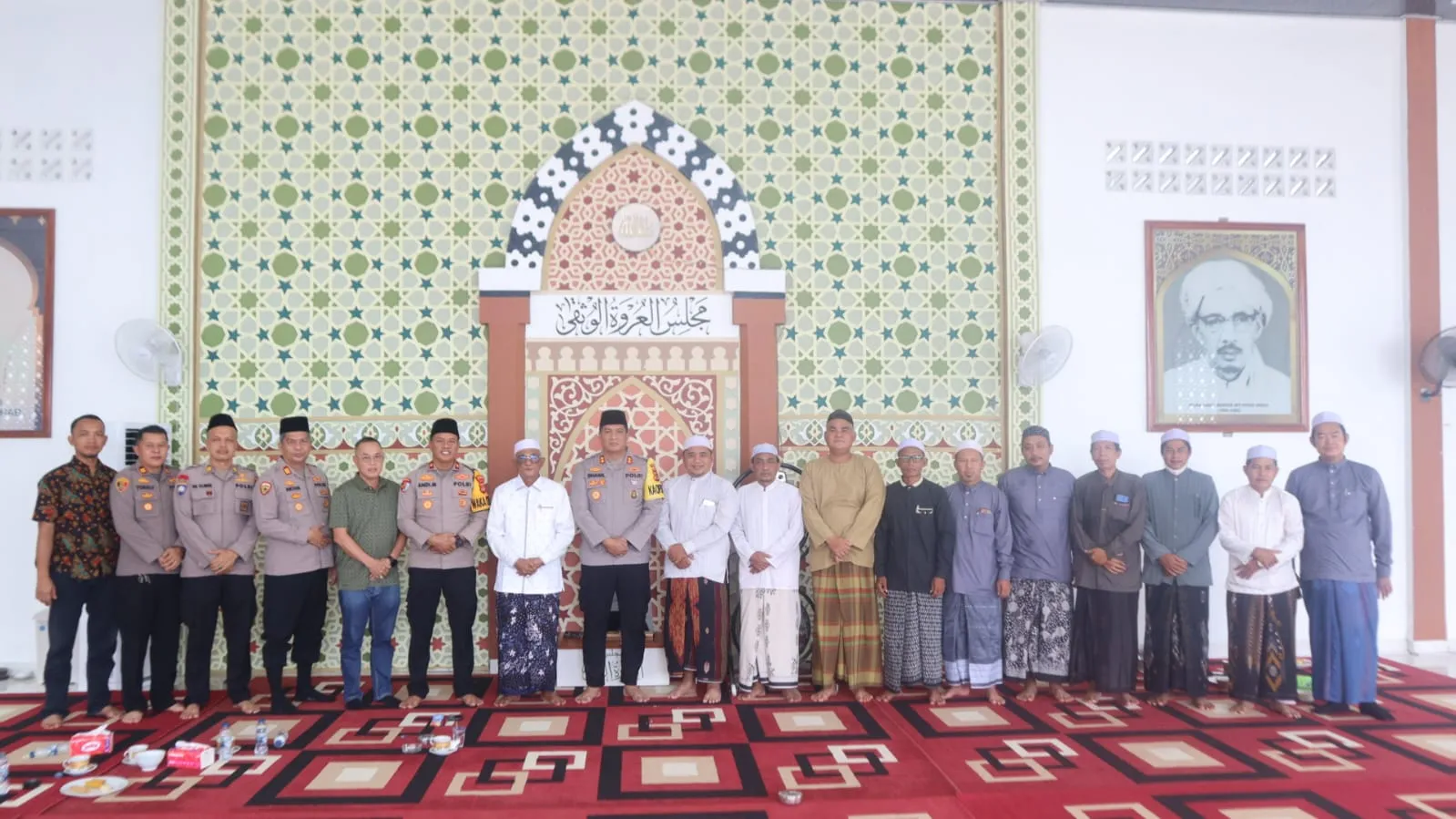 Kapolres Tanjab Barat Silaturahmi dengan Pengasuh Ponpes Al Bhaqiyatush Shalihat, Perkuat Sinergi Jaga Kamtibmas