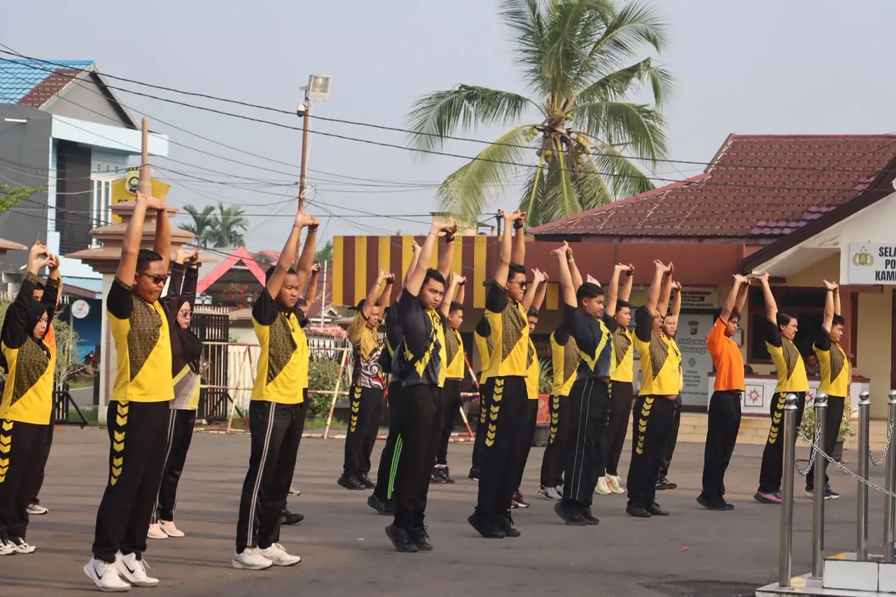 Kapolres Tanjab Barat Dorong Personel Jaga Diri melalui Olahraga Bersama