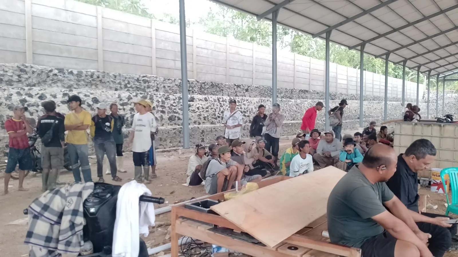 K3 Dipertanyakan, Upah Pekerja Dikeluhkan: Ada Apa dengan PT Lebak Unggah Sukses?